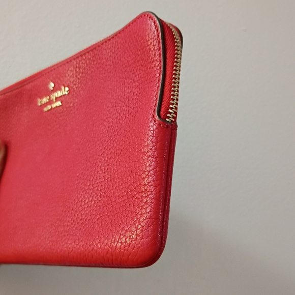 Kate Spade, EUC, Women's, Wristlet, Zipper Closure, Color Red - Picture 6 of 10